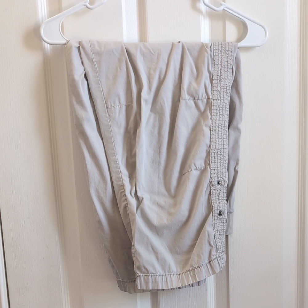 Darker Khaki Capri's